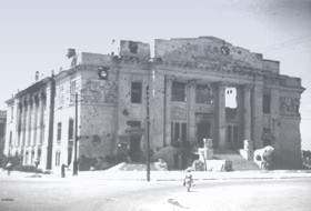 Ruined building of the theater (the picture is taken out of the funds of panoramic museum "Stalingrad Battle")